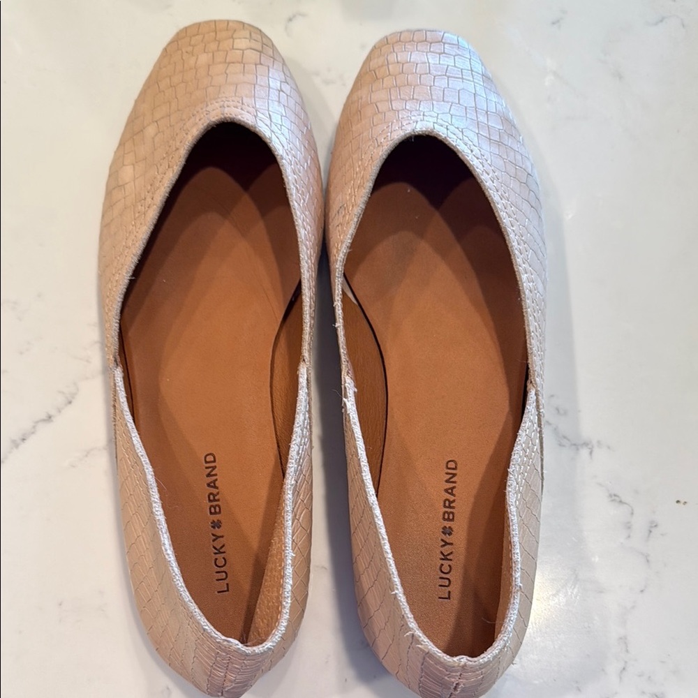 Lucky brand leather flats. Size 9
